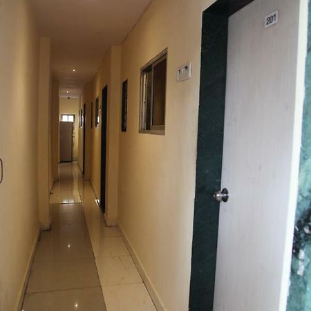 Omega Residency Hotel Mumbai Exterior foto