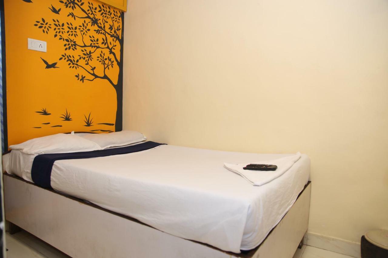 Omega Residency Hotel Mumbai Exterior foto
